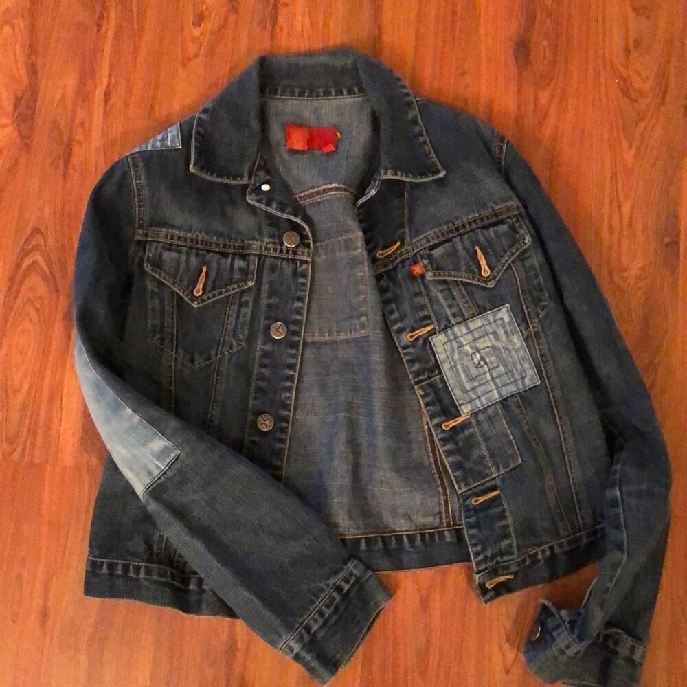 V2 Denim jacket with patches vintage looking S￼